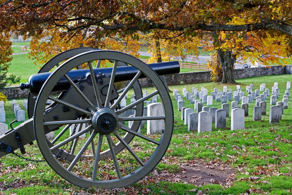 Armata na cmentarzu w Narodowym Parku Wojskowym Gettysburg