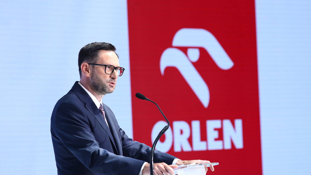 Prezes PKN Orlen Daniel Obajtek podczas konferencji prasowej, poświęconej strategicznym kierunkom rozwoju, fot. PAP/Tomasz Gzell