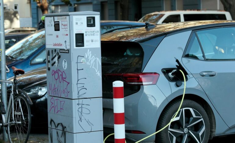 Rząd wyciągnął wtyczkę. Rekordowy spadek sprzedaży elektryków w Niemczech