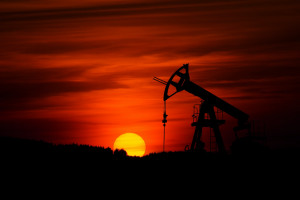 Strach przed zaostrzeniem konfliktu na Bliskim Wschodzie obniża ceny ropy naftowej