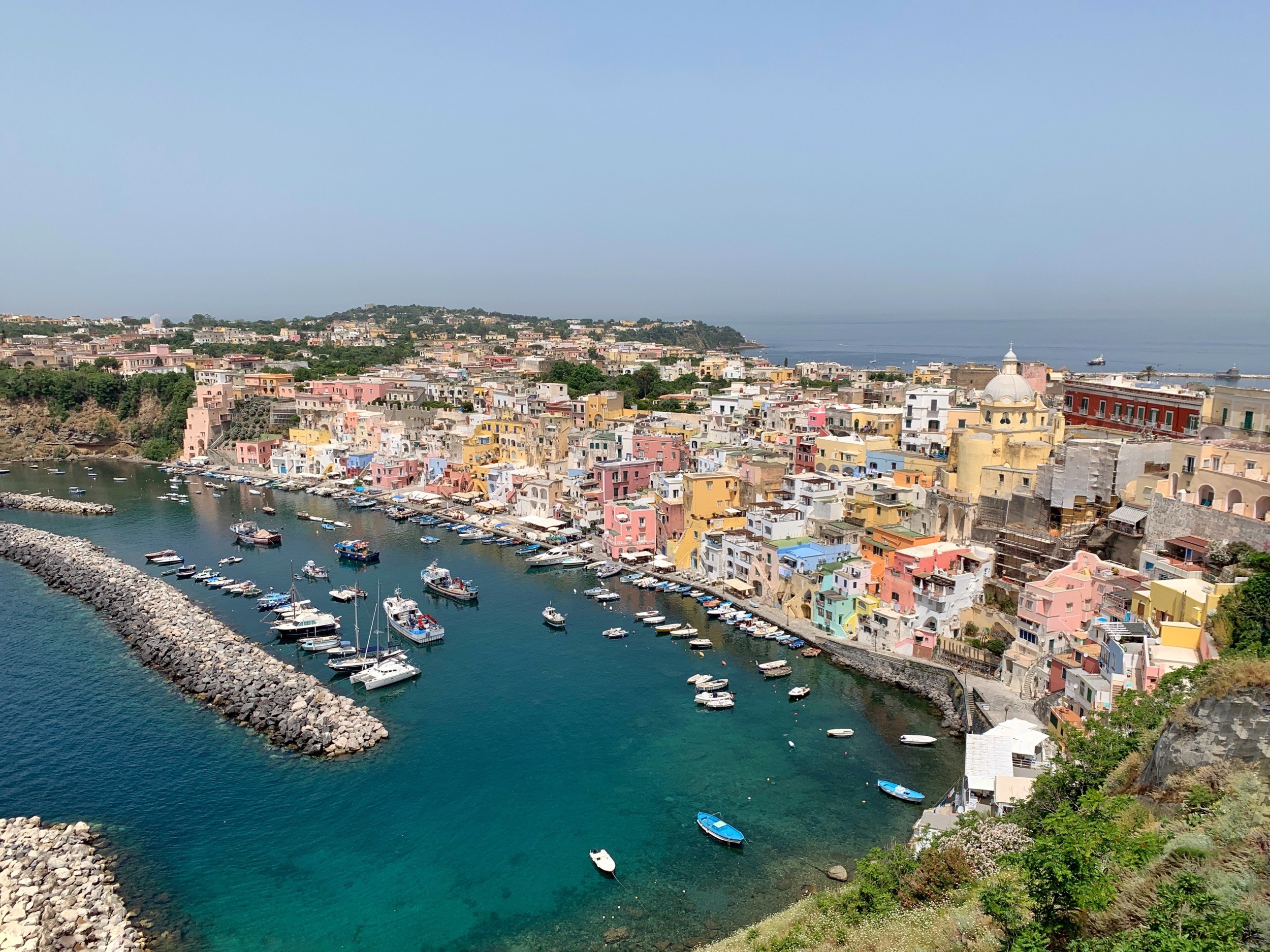 Corricella-na-wyspie-Procida-Foto-autor-Katryna-Snow.jpg