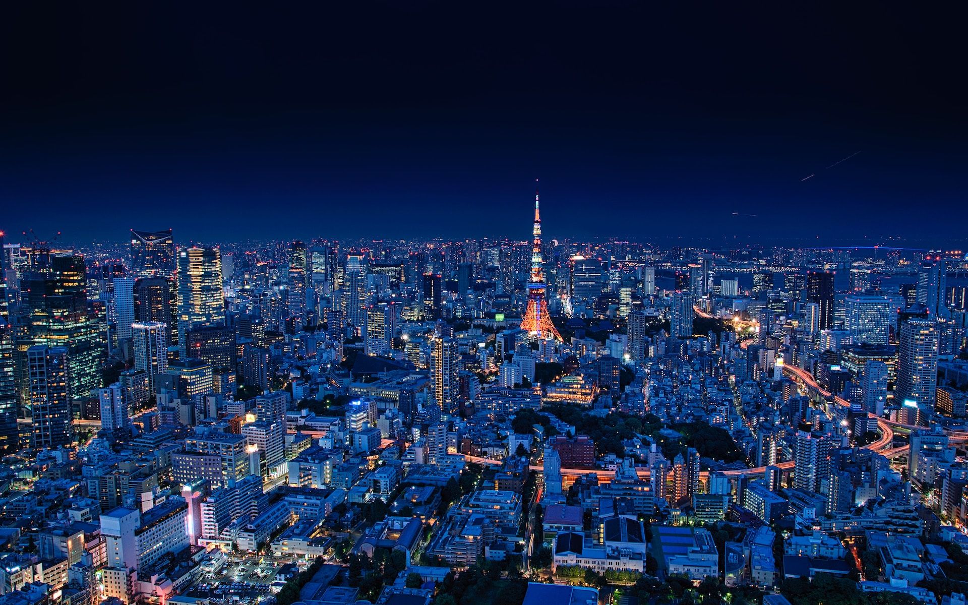 Antena budynków miejskich Tokio w nocy, Japonia