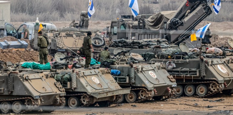 Izraelscy żołnierze przygotowują się na scenariusz manewrów naziemnych w nieujawnionym miejscu w pobliżu granicy z Gazą