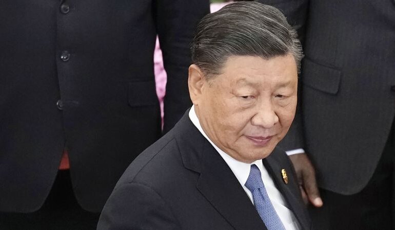 Chiński Xi, chcąc zakończyć konflikt Izrael-Hamas, wzywa do zawieszenia broni i rozwiązania dwupaństwowego