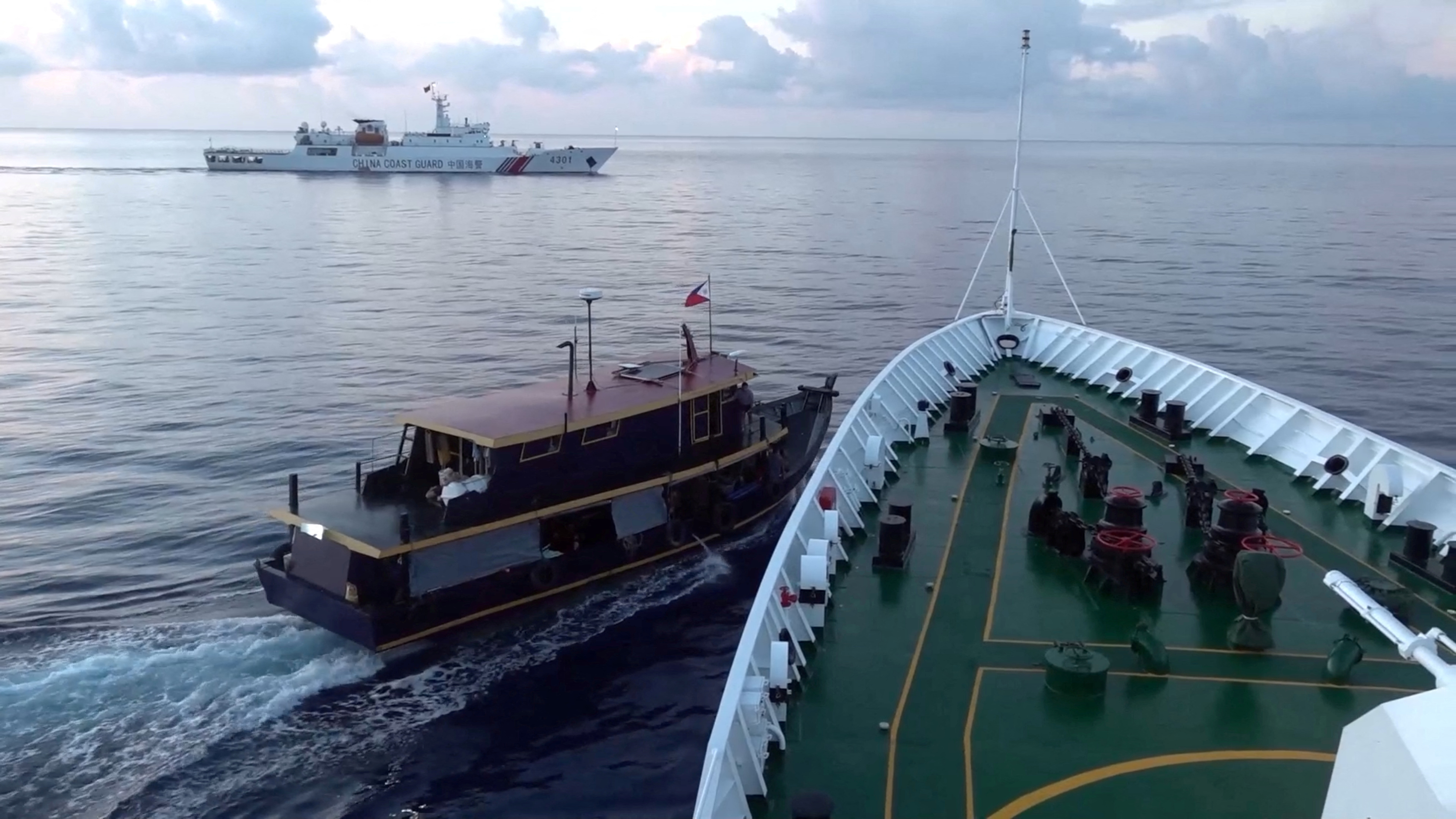 Zderzenie filipińskiej łodzi ze statkiem chińskiej straży przybrzeżnej na Morzu Południowochińskim