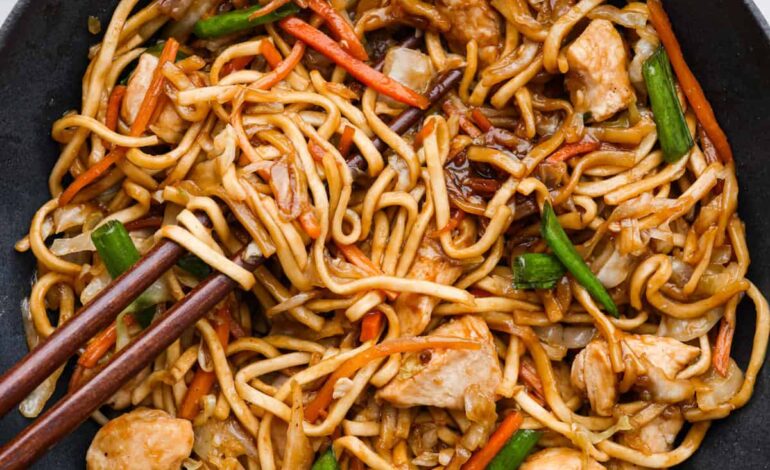 Łatwy przepis na kurczaka Chow Mein