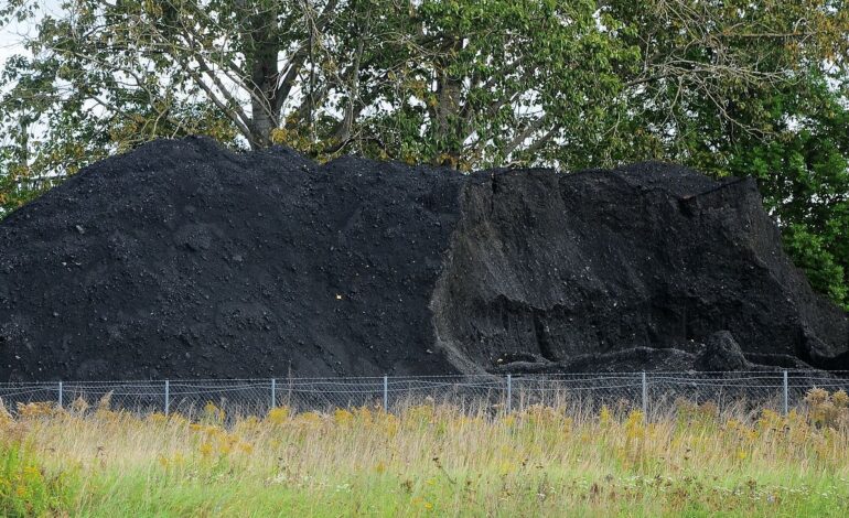 W portach zalega miał, krajowe wydobycie spada. Co dalej z cenami węgla?