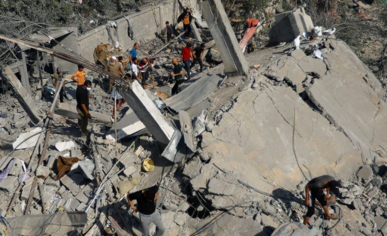Dlaczego Izrael atakuje południową Gazę po tym, jak kazał ludziom się tam udać?