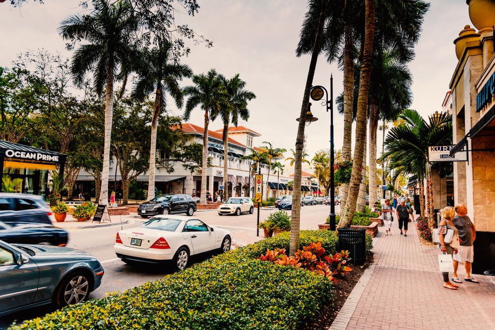 Piękna ulica w Neapolu na Florydzie, USA