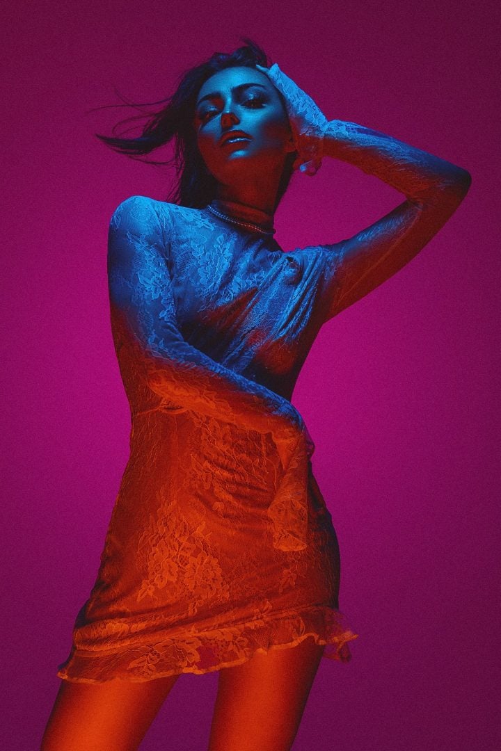 Stwórz ten triadyczny kolorowy portret dzięki zestawowi oświetlenia LED Rotolight