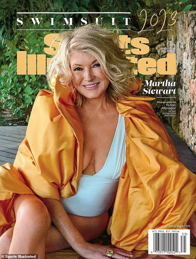 82-latka powiedziała, że ​​jej życie randkowe zmieniło się, gdy pojawiła się na okładce magazynu Sports Illustrated Swimsuit Issue