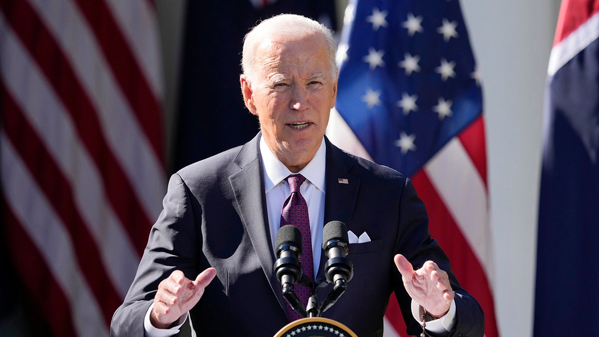 Prezydent Biden organizuje konferencję prasową z premierem Australii