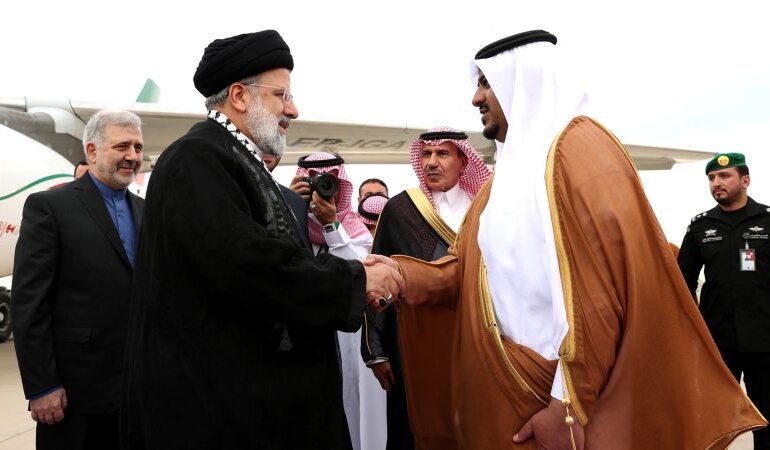 Przywódca Iranu po raz pierwszy od lat odwiedza Arabię ​​Saudyjską na szczycie w sprawie wojny Izrael-Hamas