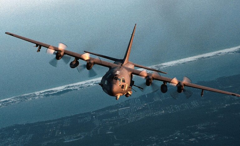 AC-130 niszczy ciężarówkę USA twierdzi, że przeprowadziły atak rakietowy w Iraku