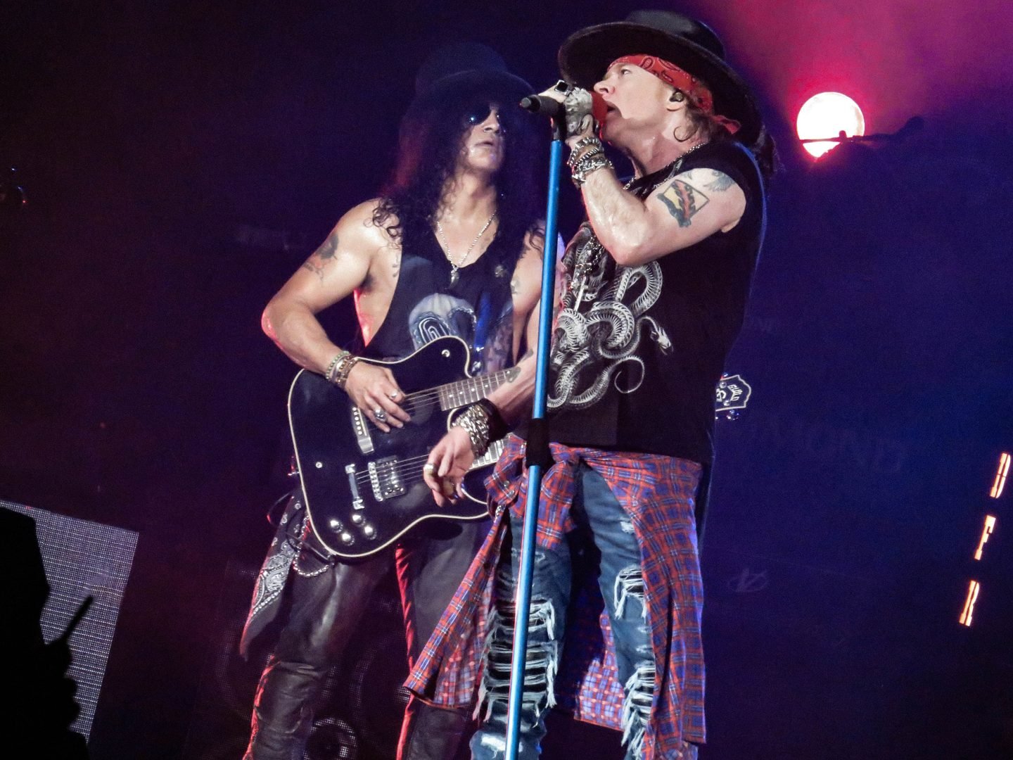 Guns N Roses pozwali Concert Slasha i Axla Rose’a