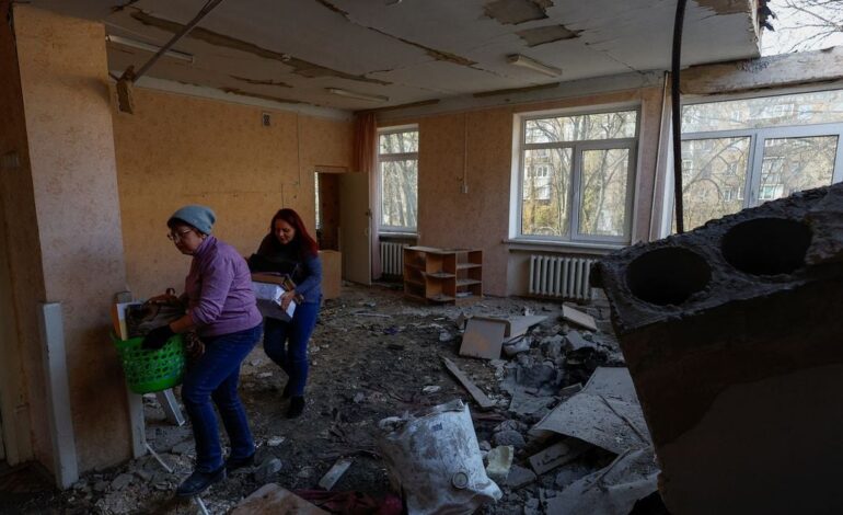 Urzędnicy twierdzą, że pięciu zostało rannych w Kijowie w wyniku największego w historii ataku dronów na Ukrainę