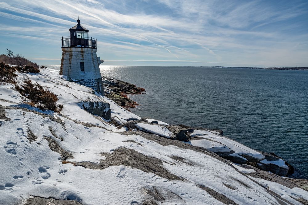 Latarnia morska Castle Hill w Newport Rhode Island zimą, USA