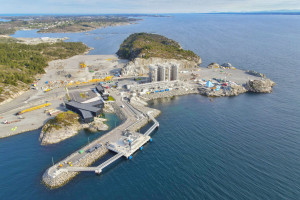 Terminal do odbioru CO2 w gminie Øygarden w zachodniej Norwegii, który powstaje w ramach projektu Norhten Lights. Ma to być pierwszy komercyjny projekt sekwestracji CO2 w Europie