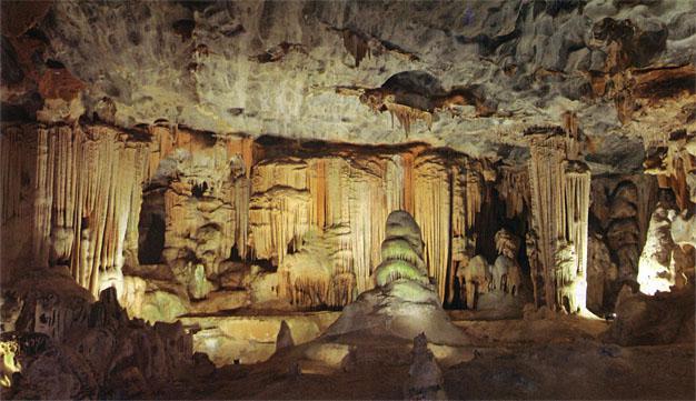 Oudtshoorn, jaskinie Cango.  Kierunki śródlądowe