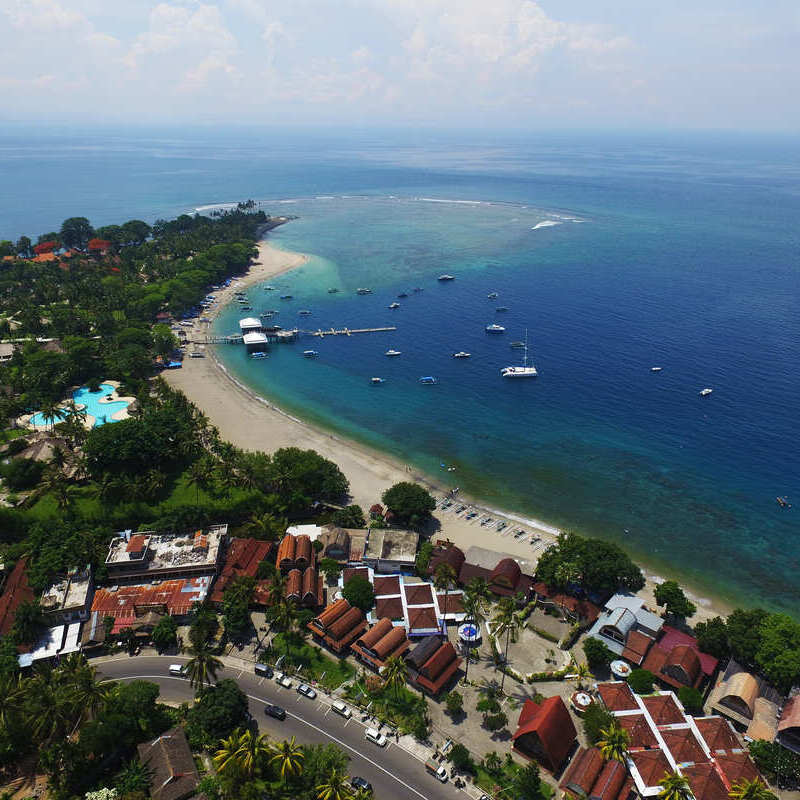 Widok z lotu ptaka na Senggigi na wyspie Lombok, Indonezja, Azja Południowo-Wschodnia