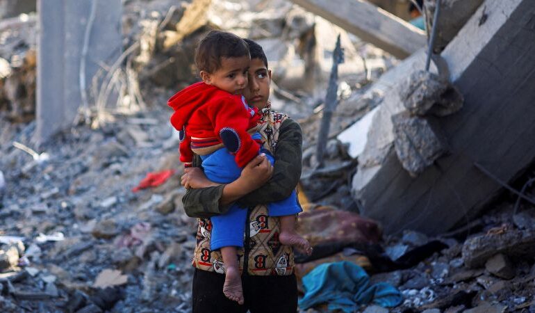 Gaza: Organizacja Narodów Zjednoczonych ostrzega przed zniszczeniem i „rażącym lekceważeniem podstawowych zasad człowieczeństwa” w wojnie Izrael-Hamas