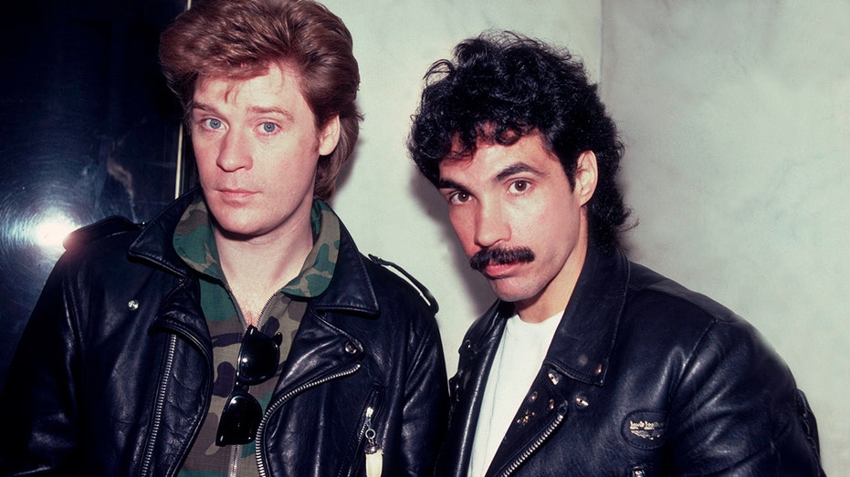 Daryl Hall i John Oates w skórzanych kurtkach