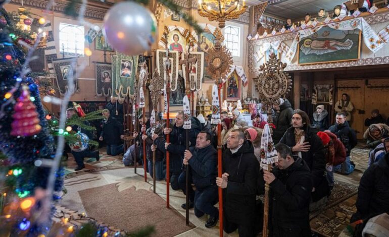 W wyniku rosyjskiego ostrzału 4 osoby zginęły, a Ukraina po raz pierwszy przygotowuje się do obchodów Bożego Narodzenia 25 grudnia