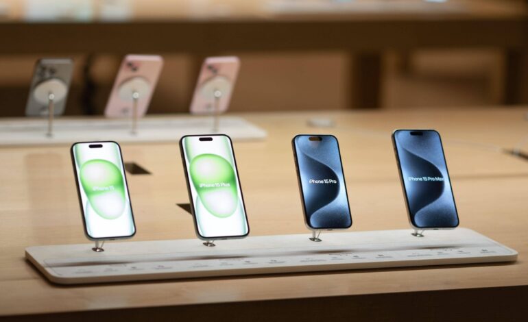Apple udostępni iPhone’a alternatywnym sklepom z aplikacjami, niższe opłaty w Europie