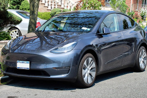 Tesla Model Y najlepiej sprzedającym się samochodem na świecie w 2023 roku