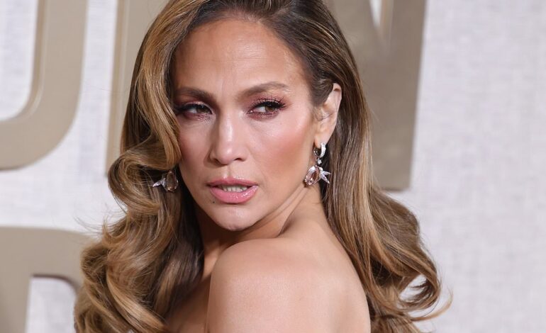 Złote Globy 2024: Jennifer Lopez twierdzi, że jej kolczyki miały szczególne znaczenie dla męża Bena Afflecka: „To jajko wielkanocne”