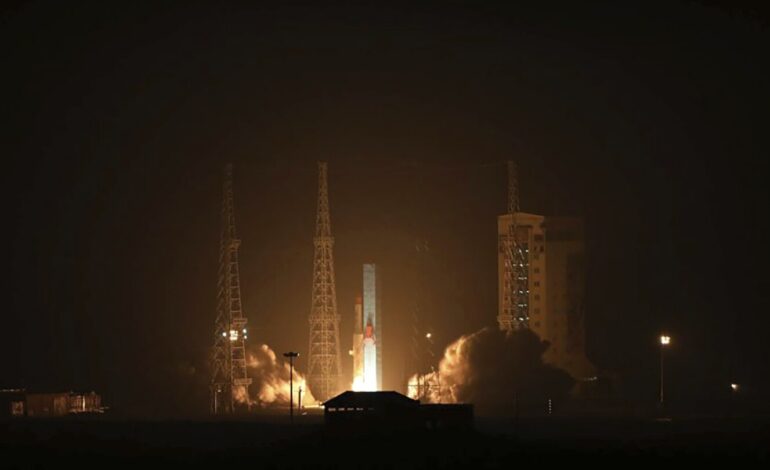 Iran wystrzelił w przestrzeń kosmiczną trzy satelity