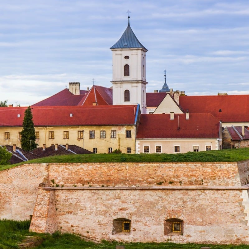 Widok na zabytkową twierdzę w Osijeku, stolicy słowiańskiej prowincji Chorwacji, w Europie Środkowej