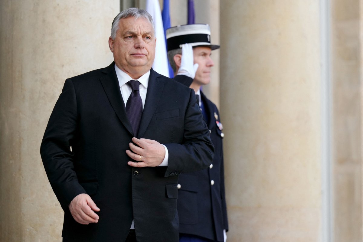 VIktor Orban na zdjęciu w Paryżu Francja UE