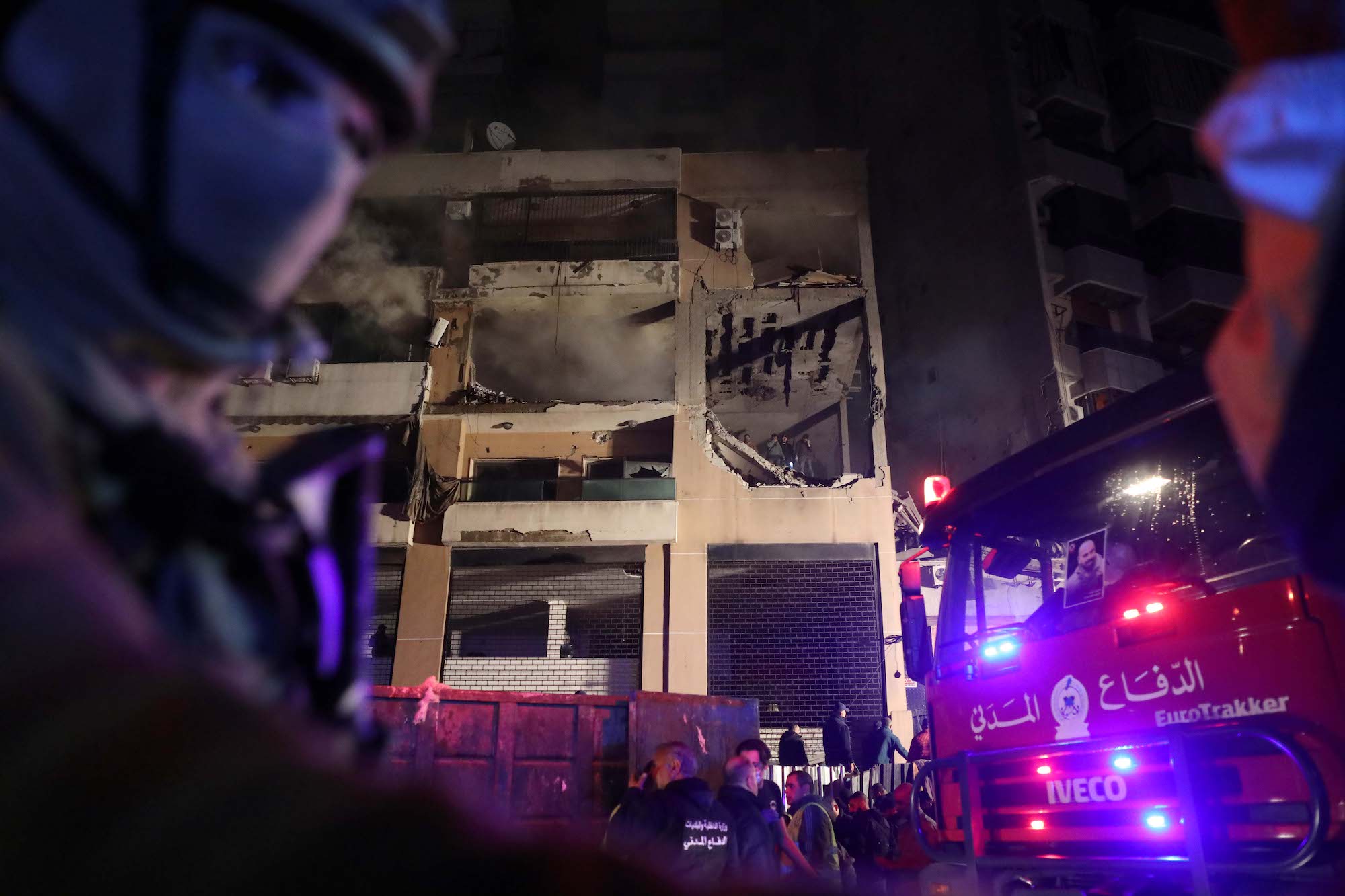 We wtorek w Bejrucie widać zniszczenia po izraelskim ataku drona.