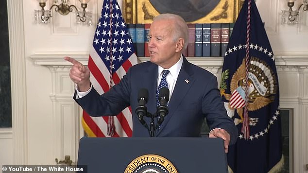 Prezydent Biden zaatakował reporterów i skrytykował specjalnego doradcę Roberta Hura za odniesienie się do jego pamięci w jego raporcie, w którym ogłosił decyzję o nie stawianiu mu zarzutów w związku z posługiwaniem się tajnymi dokumentami