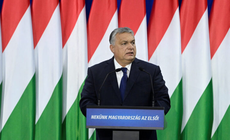 Zmartwiony Orbán przemawia do narodu tydzień po ustąpieniu prezydenta Węgier w wyniku skandalu