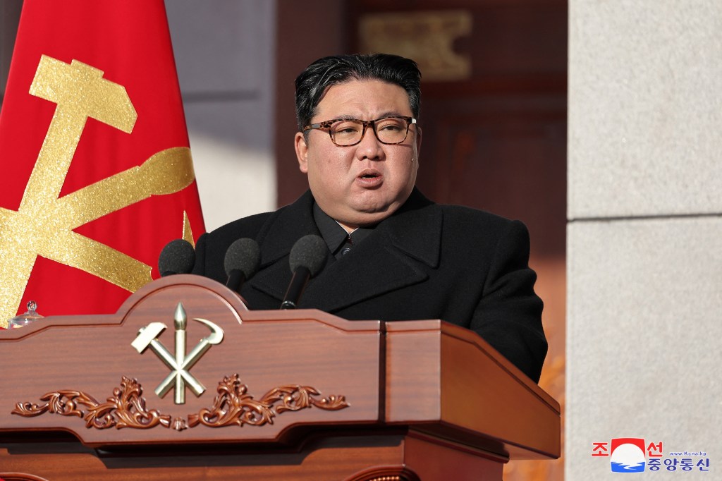 Przywódca Korei Północnej Kim Dzong Un otrzymał od Putina samochód produkcji rosyjskiej. 