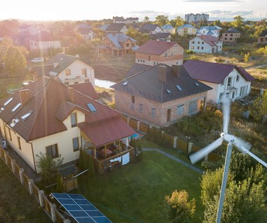 Rząd chce przydomowych wiatraków, eksperci mają wątpliwości. "Zbyt hojny i przedwczesny"