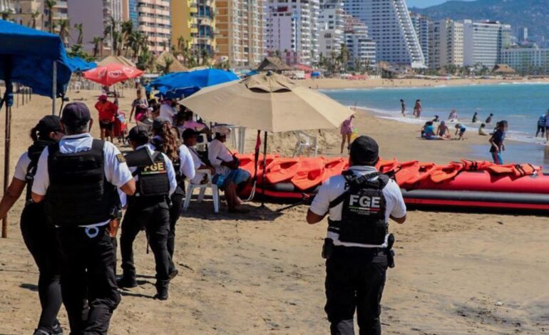 Trzy osoby zastrzelono na plażach w Acapulco, w tym jednego przez bandytów, którzy przybyli i uciekli łodzią