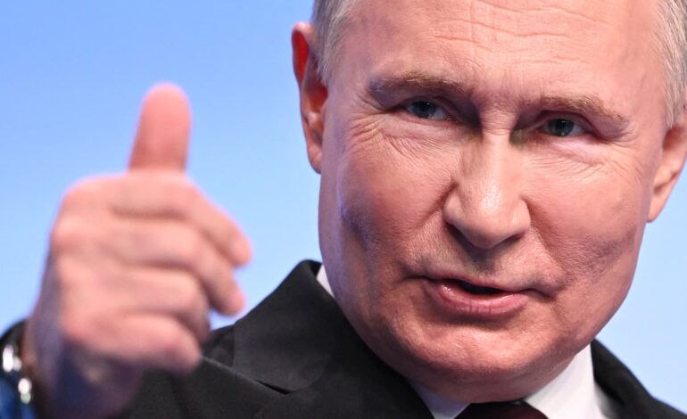 Putin wygrywa wybory w Rosji i mówi o Nawalnie