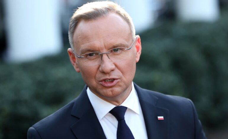 Prezydent Polski twierdzi, że NATO musi pilnie zwiększyć wydatki na obronność – NBC Chicago