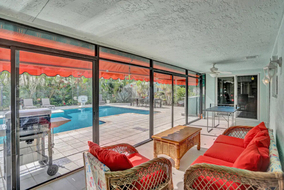 Dzień otwarty z zadaszonym basenem i altaną Airbnb w Miami