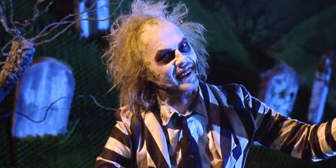 Michael Keaton uśmiecha się na cmentarzu jako Sok z żuka