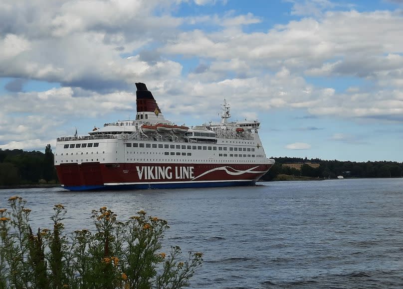 Ruszamy: prom Viking Line wypływa ze Sztokholmu i kieruje się do Helsinek