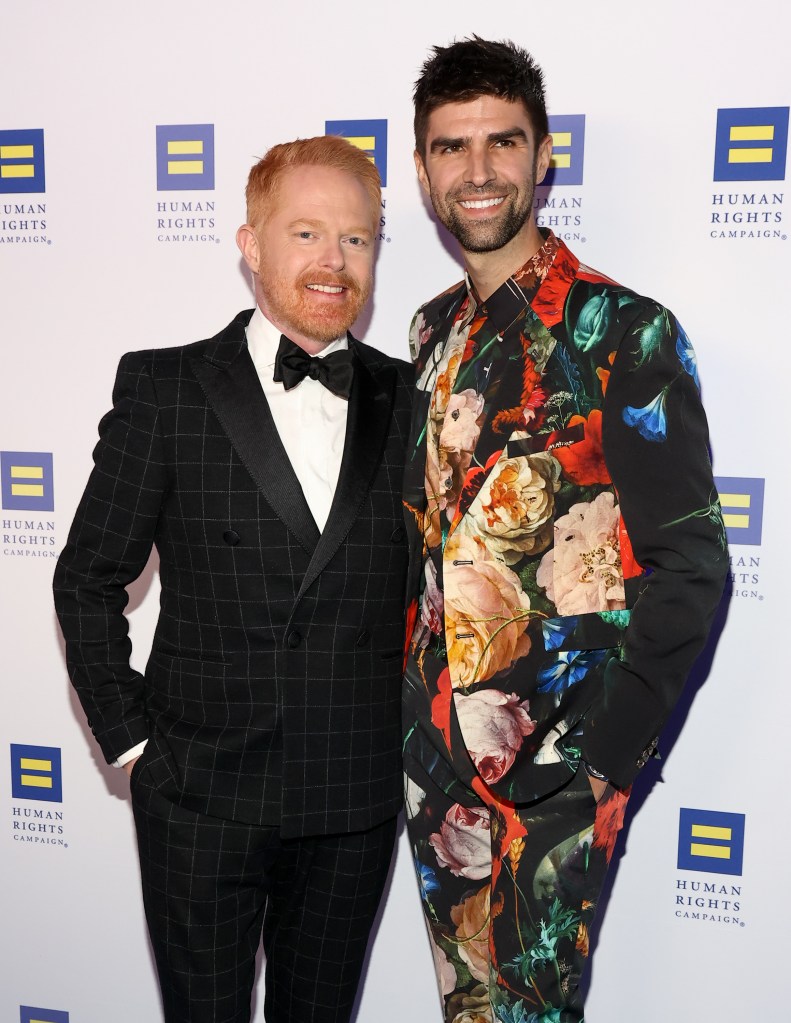 Jesse Tyler Ferguson i Justin Mikita na kolacji w Los Angeles 2024 zorganizowanej w ramach Kampanii na rzecz Praw Człowieka, która odbyła się w Fairmont Century Plaza, 23 marca 2024 r. w Los Angeles, Kalifornia.