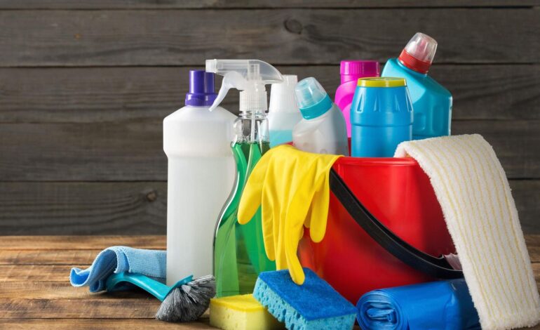Badania sugerują, że substancje chemiczne występujące w popularnych produktach gospodarstwa domowego mogą być potencjalnie powiązane z autyzmem i stwardnieniem rozsianym