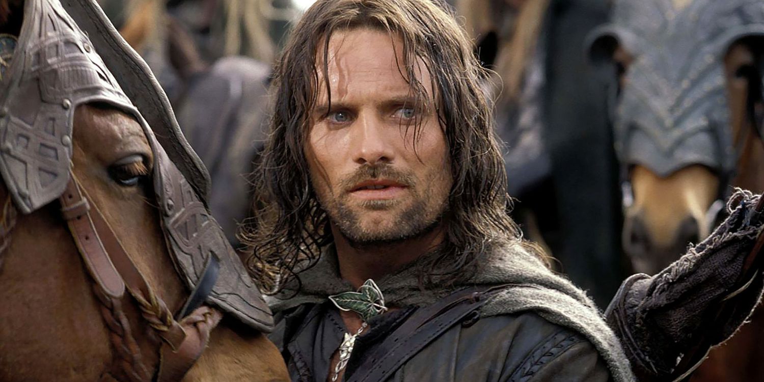 Aragorn przygląda się we Władcy Pierścieni Dwie Wieże 
