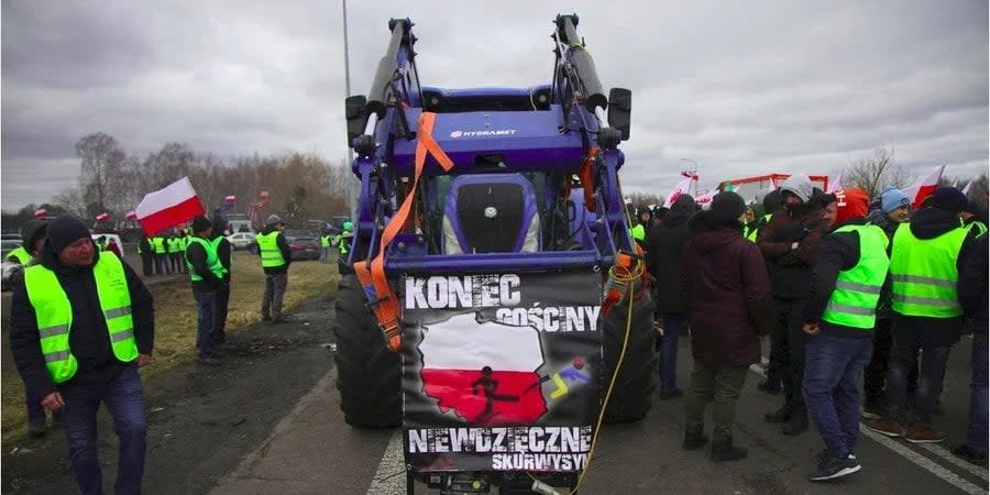 Polscy rolnicy protestują przy przejściu granicznym Dorohusk-Jahodyn