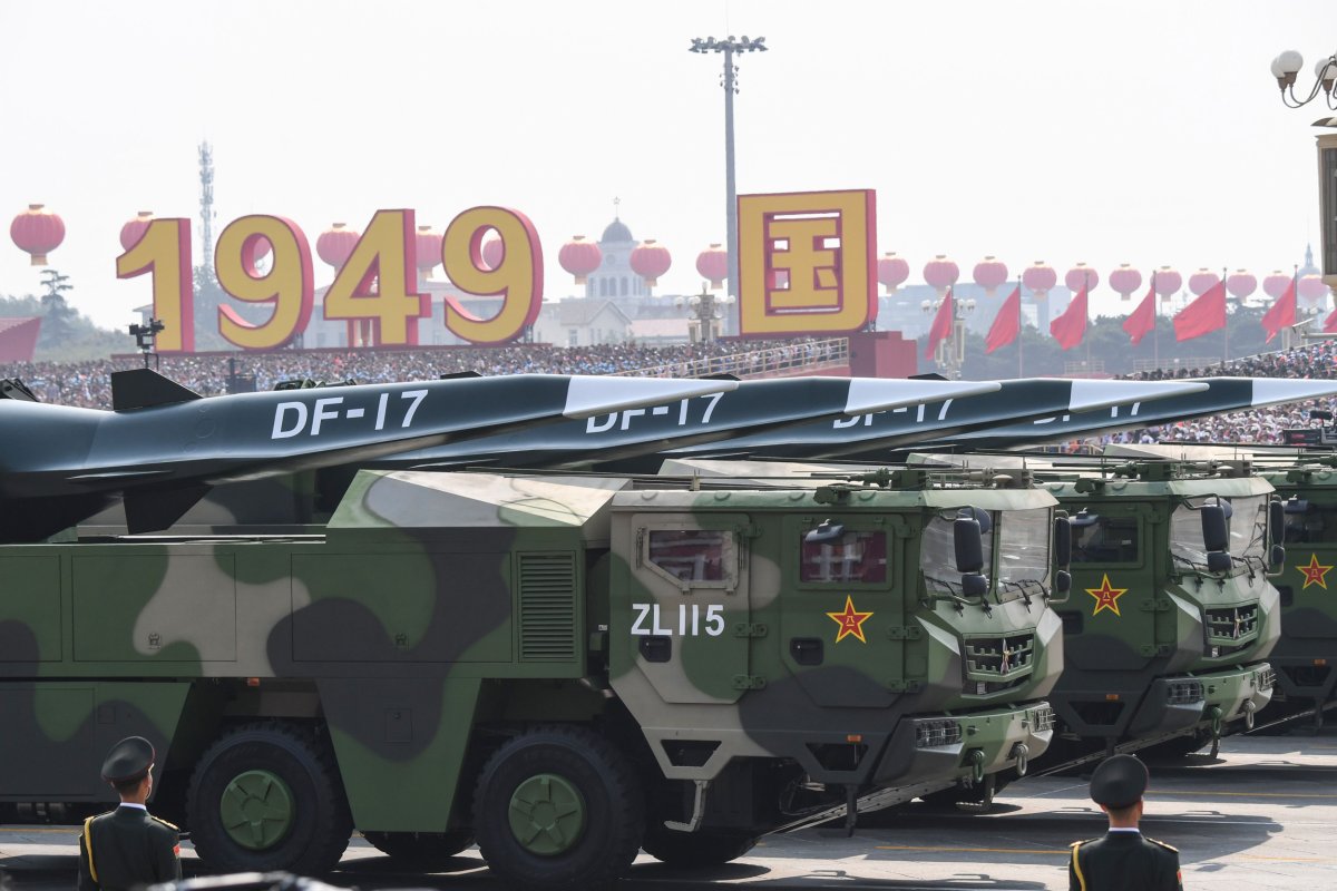 Chiny pokazują na paradzie rakiety hipersoniczne