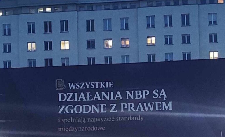 bne IntelliNews – Tusk twierdzi, że wniosek o sądzenie szefa banku centralnego jest „gotowy”